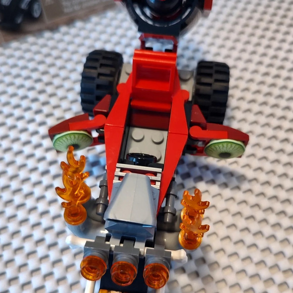 Lego Hidden Side 40408 Car only, No box, instructions included - Picture 2 of 3